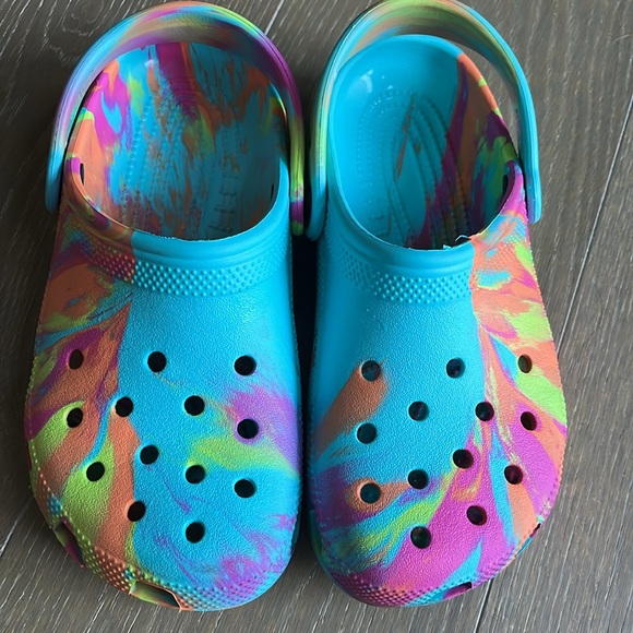 CROCS Multicolor Tie-Dye kids size big kid 5 - Picture 3 of 10